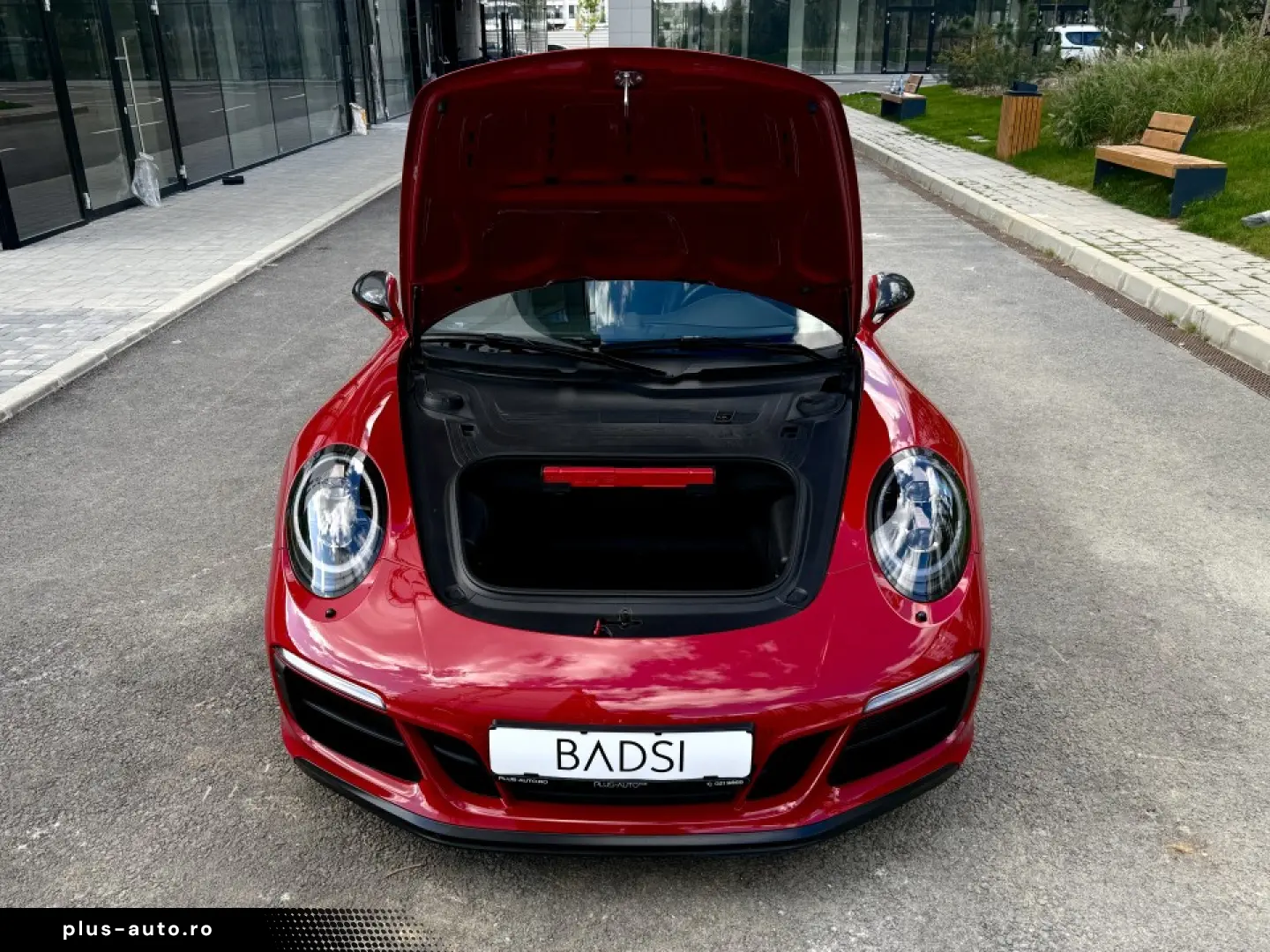Porsche 911 GTS 2018 450cp