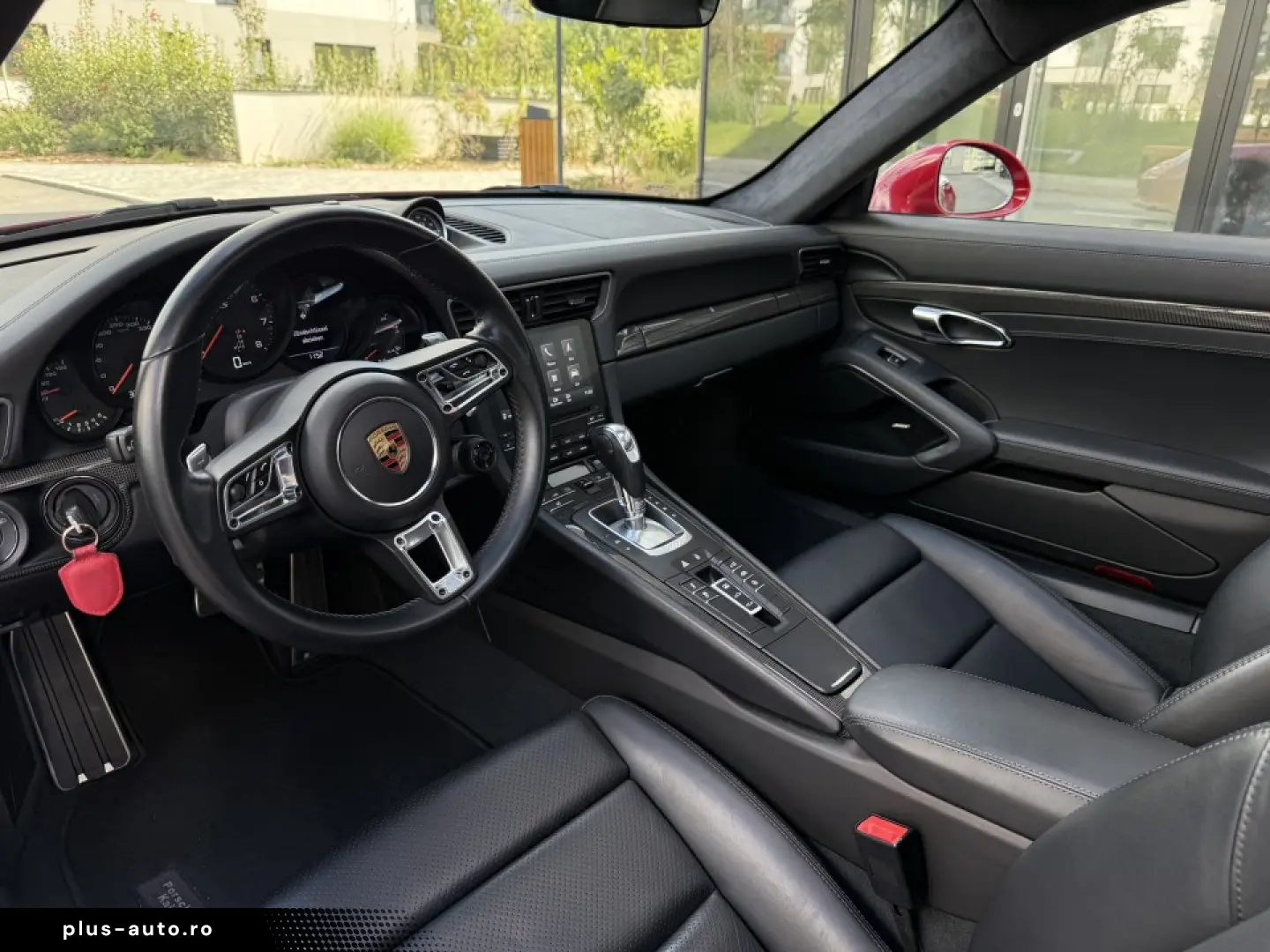 Porsche 911 GTS 2018 450cp