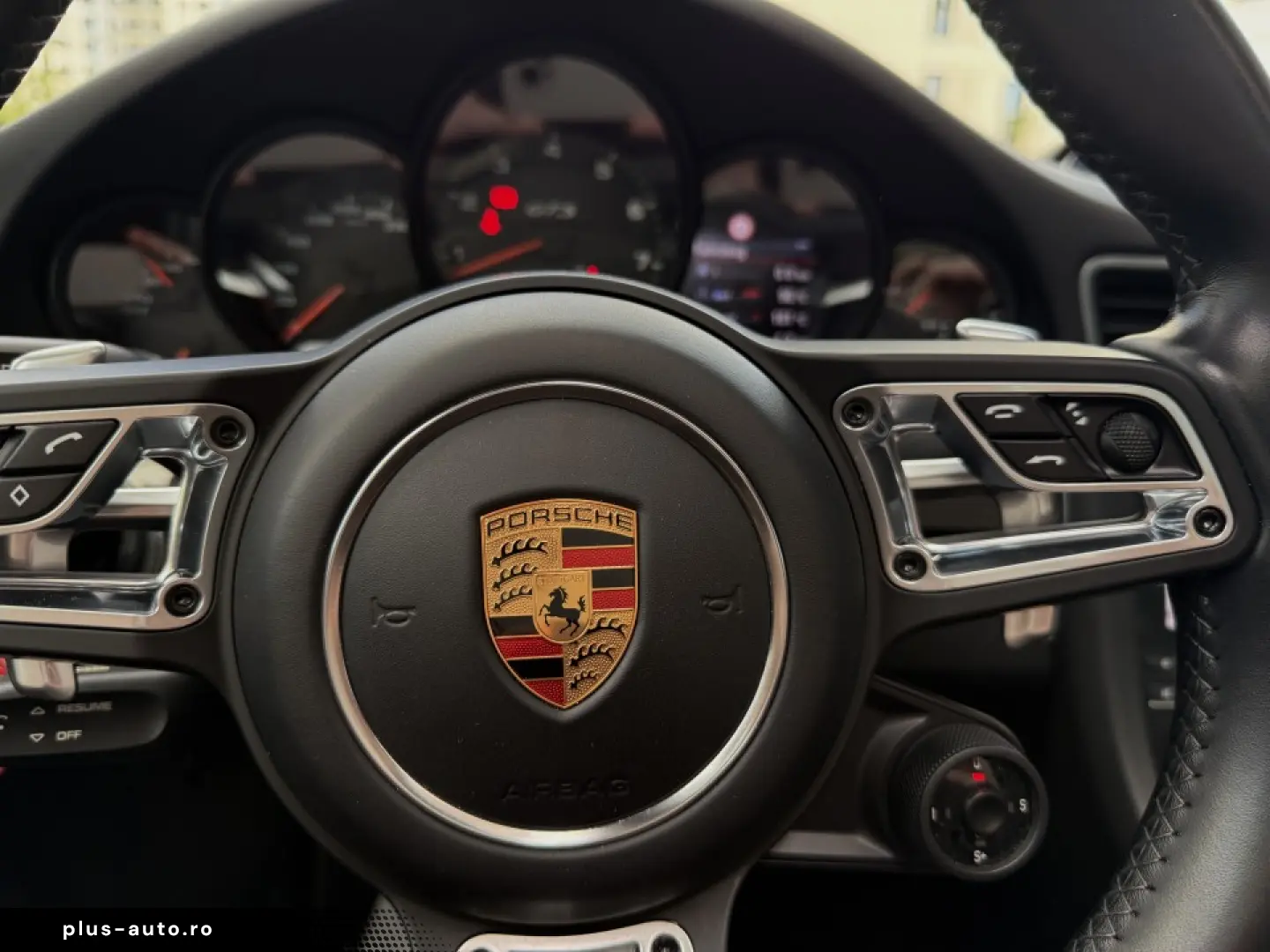 Porsche 911 GTS 2018 450cp