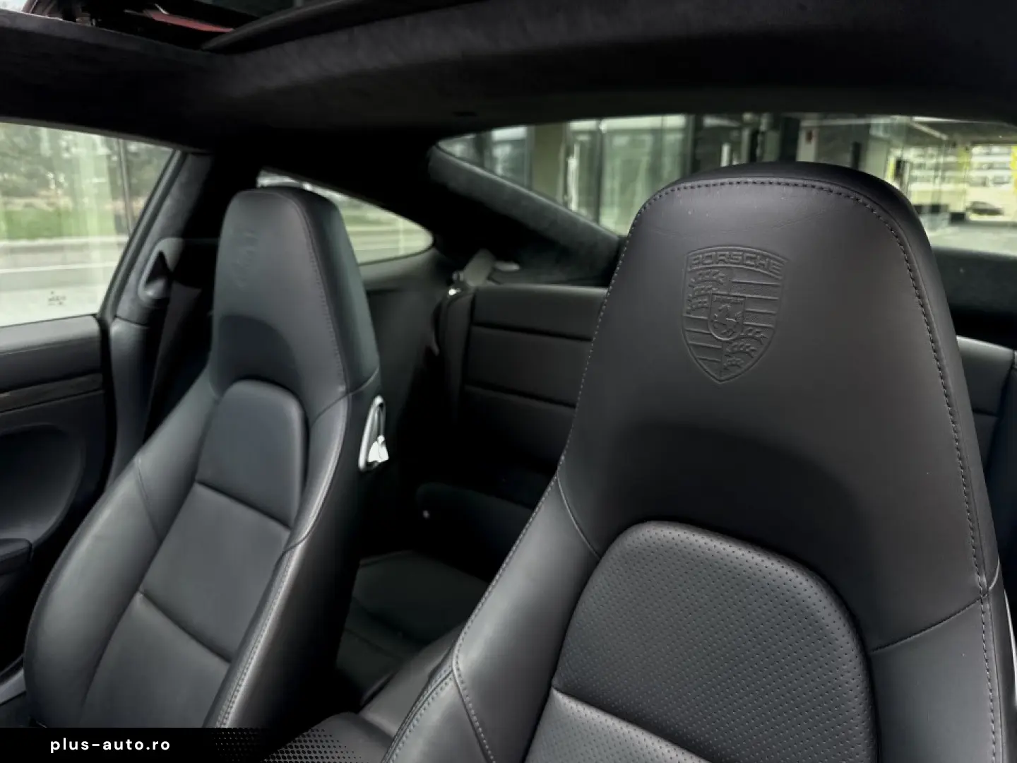 Porsche 911 GTS 2018 450cp