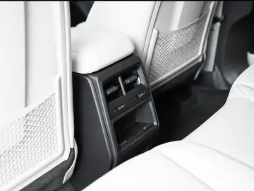 Porsche Macan 4 BOSE Air Suspension Seat Ventilation PASM