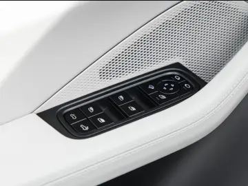 Porsche Macan 4 BOSE Air Suspension Seat Ventilation PASM