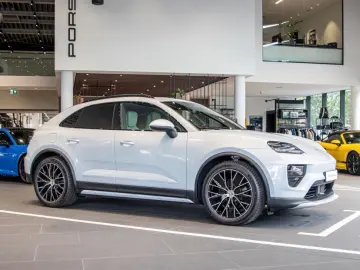Porsche Macan 4 Spacer Speed Machine LED-Matrix PASM B