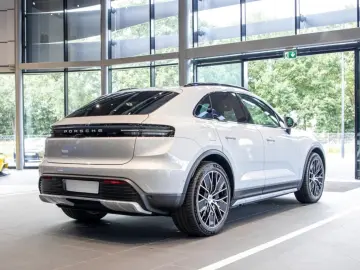 Porsche Macan 4 Spacer Speed Machine LED-Matrix PASM B