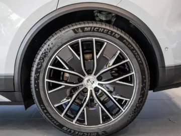 Porsche Macan 4 Spacer Speed Machine LED-Matrix PASM B