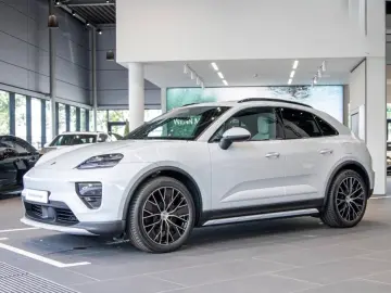 Porsche Macan 4 Spacer Speed Machine LED-Matrix PASM B