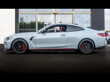 BMW M4 CSL (G82)