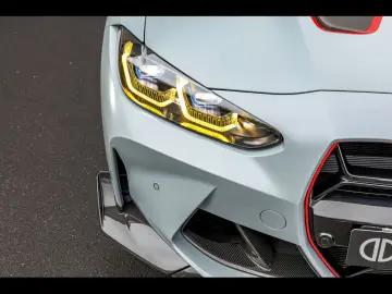 BMW M4 CSL (G82)