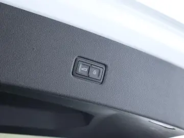 AUDI RS Q8 SUV performance Laser Pano Vmax RSAbgas 23