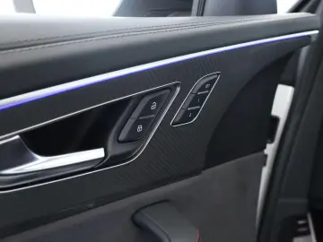 AUDI RS Q8 SUV performance Laser Pano Vmax RSAbgas 23