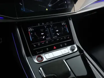 AUDI RS Q8 SUV performance Laser Pano Vmax RSAbgas 23