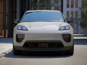Porsche Macan 4   Air suspension   BOSE   Panorama
