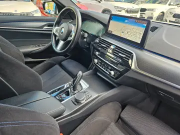 BMW 530 i Limousine xDrive M-Sportpaket Live-Cockpit