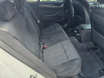 BMW 530 i Limousine xDrive M-Sportpaket Live-Cockpit