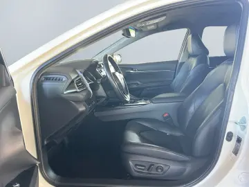TOYOTA Camry Hybrid Business Edition  LED el. Sitze CAM