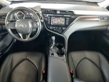 TOYOTA Camry Hybrid Business Edition  LED el. Sitze CAM
