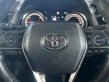 TOYOTA Camry Hybrid Business Edition  LED el. Sitze CAM