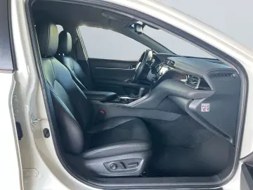 TOYOTA Camry Hybrid Business Edition  LED el. Sitze CAM