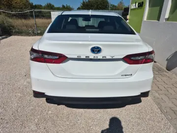 TOYOTA Camry 2.5 HYBRID COMFORT E-CVT