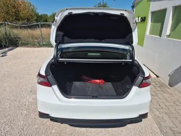TOYOTA Camry 2.5 HYBRID COMFORT E-CVT