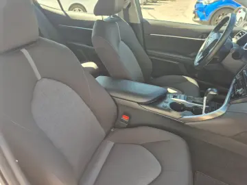 TOYOTA Camry 2.5 HYBRID COMFORT E-CVT