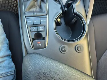 TOYOTA Camry 2.5 HYBRID COMFORT E-CVT