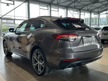 MASERATI Levante Modena S Nerissimo Leder Pano 360Cam