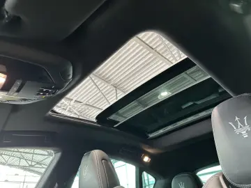 MASERATI Levante Modena S Nerissimo Leder Pano 360Cam