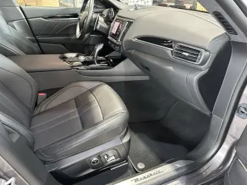 MASERATI Levante Modena S Nerissimo Leder Pano 360Cam