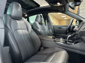 MASERATI Levante Modena S Nerissimo Leder Pano 360Cam