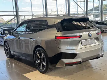 BMW iX 40 Sport R.Cam Leder Ambiente Standklima. ACC