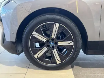 BMW iX 40 Sport R.Cam Leder Ambiente Standklima. ACC