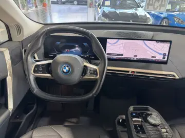 BMW iX 40 Sport R.Cam Leder Ambiente Standklima. ACC