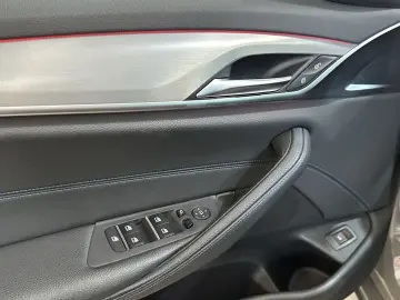 BMW 530 d M-Sport Luftfeder. R.Cam Ambiente AHK LED