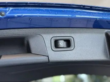 Mercedes-Benz A 250 e AMG Line ACLaden AHK