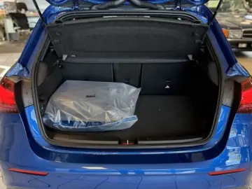 Mercedes-Benz A 250 e AMG Line ACLaden AHK