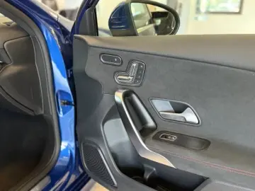 Mercedes-Benz A 250 e AMG Line ACLaden AHK