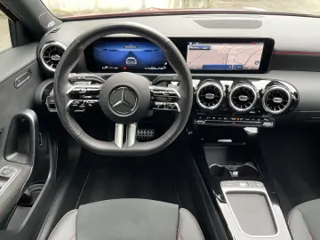 Mercedes-Benz A 250 e AMG LED Night MBUX