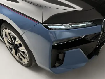 BMW 750e xDrive Plug-in Hybrid