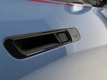 BMW 750e xDrive Plug-in Hybrid
