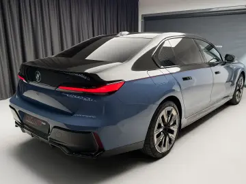 BMW 750e xDrive Plug-in Hybrid