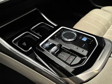 BMW 750e xDrive Plug-in Hybrid
