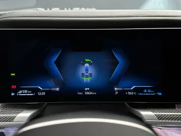 BMW 750e xDrive Plug-in Hybrid