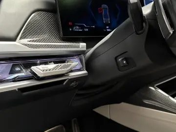 BMW 750e xDrive Plug-in Hybrid