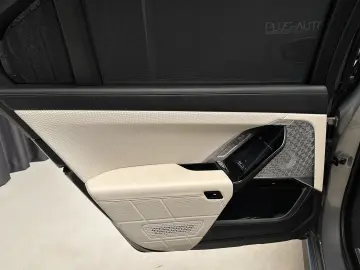 BMW 750e xDrive Plug-in Hybrid