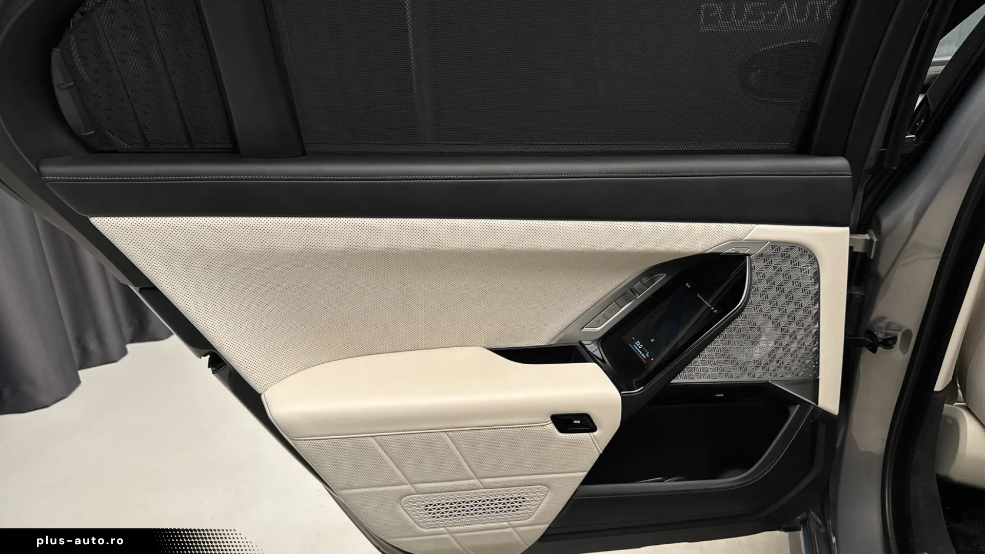 BMW 750e xDrive Plug-in Hybrid