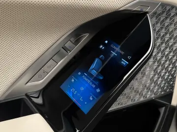 BMW 750e xDrive Plug-in Hybrid