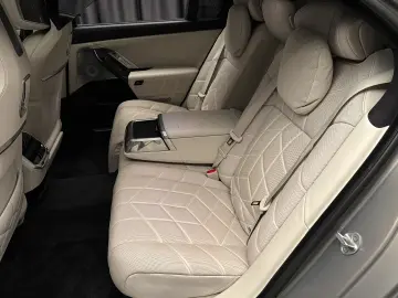 BMW 750e xDrive Plug-in Hybrid