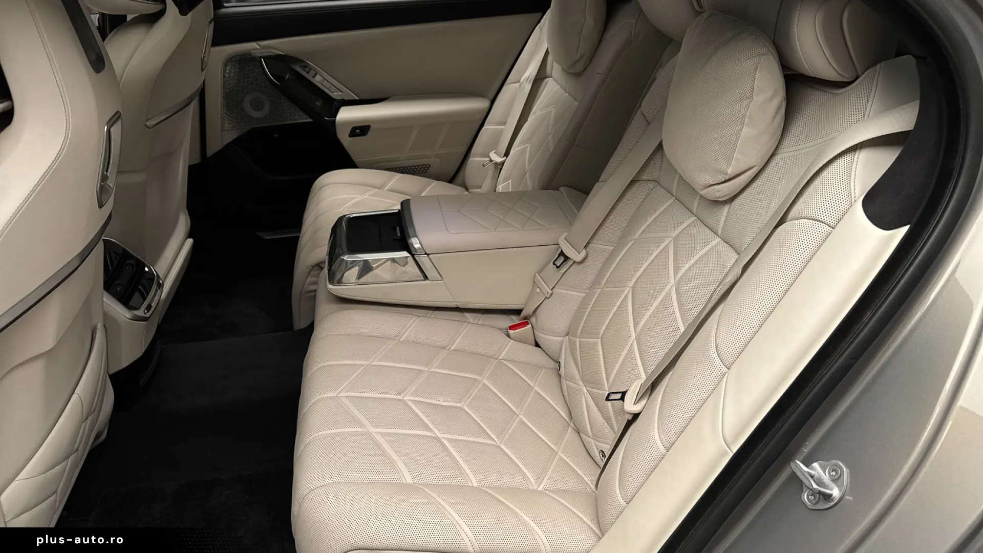 BMW 750e xDrive Plug-in Hybrid