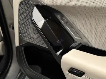 BMW 750e xDrive Plug-in Hybrid